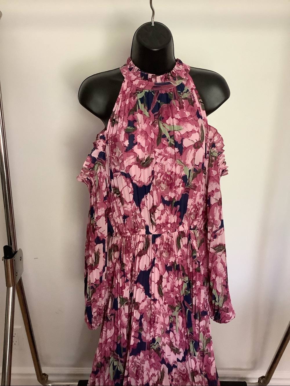 petal and pup Hilary cold shoulder purple floral maxi dress, Large - Picture 4 of 13